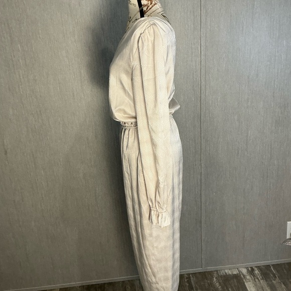 Love Whit Chic One-Shoulder White Jumpsuit Size 12 - Picture 8 of 12